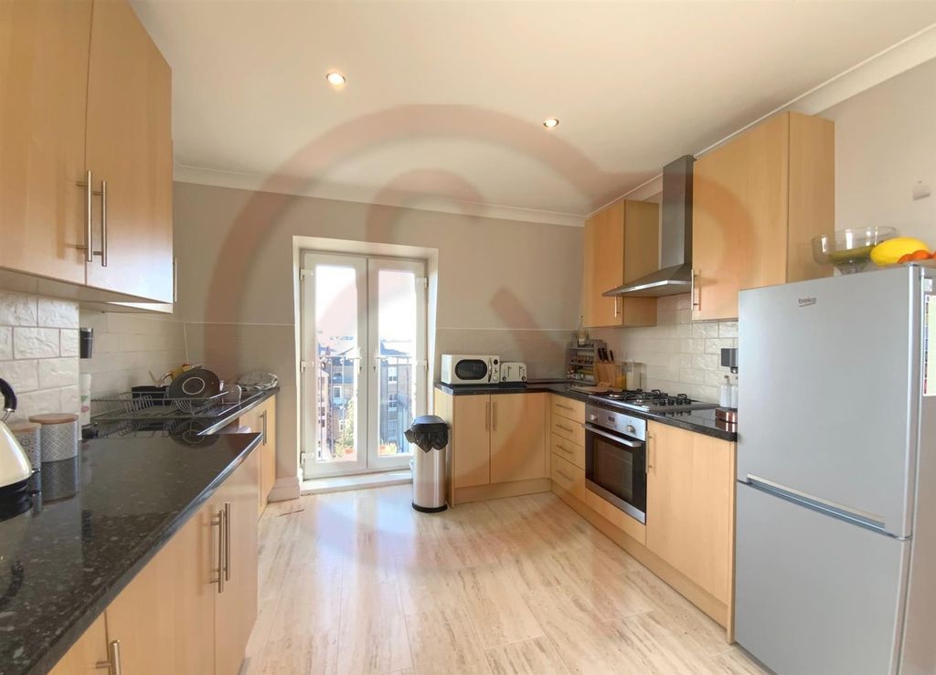 Property photo 3 of 7 Kitchen.Jpg