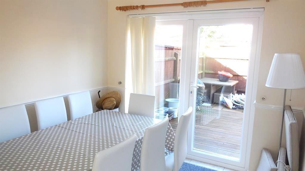 Property photo 3 of 8 Dining Area