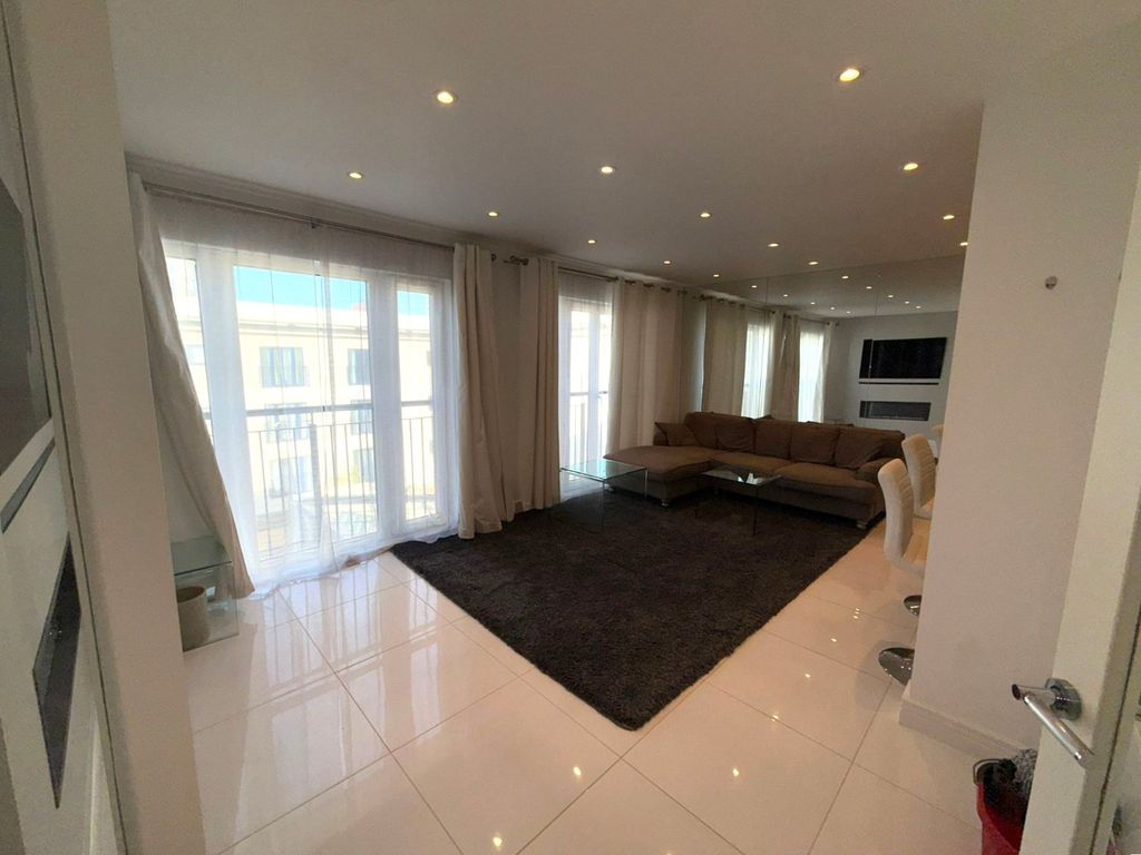 Property photo 3 of 7 Picture No. 06