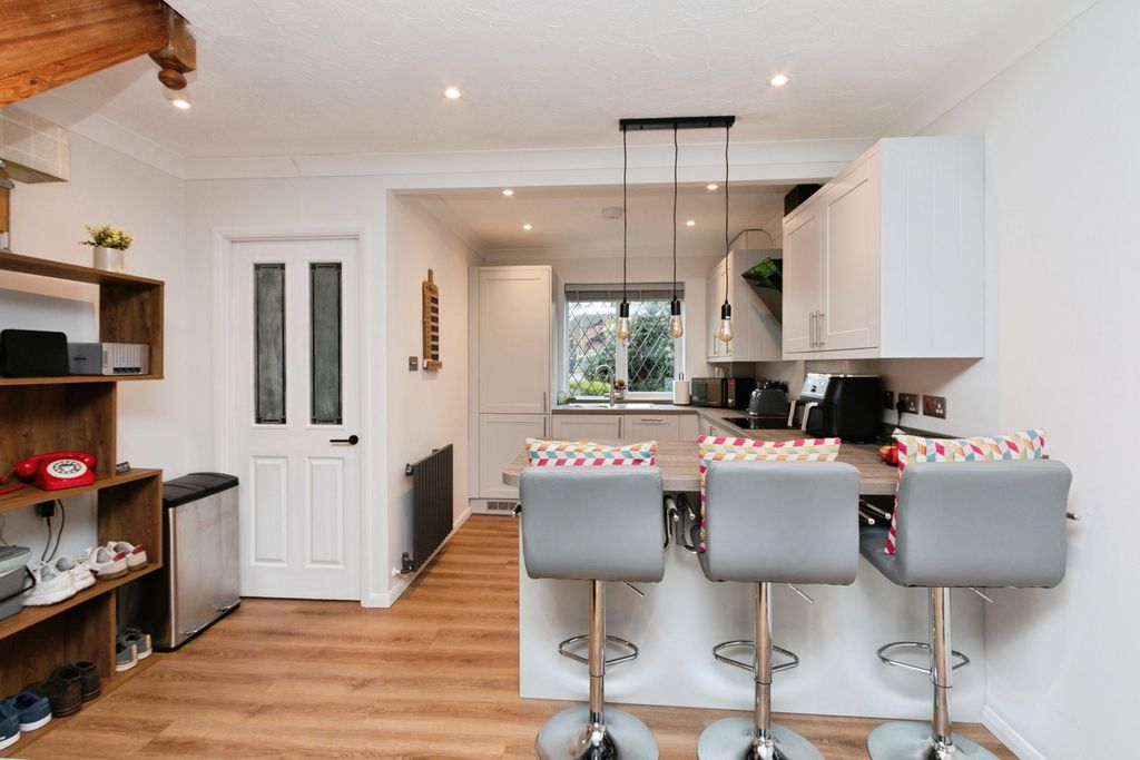 Property photo 3 of 19 Pbox-Img.Jpg