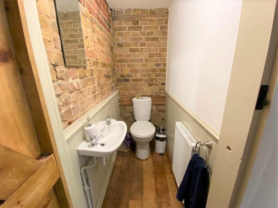 Property photo 3 of 9 5A840774-F721-49F0-B7c4-3Ab526Aa7c39.Jpg