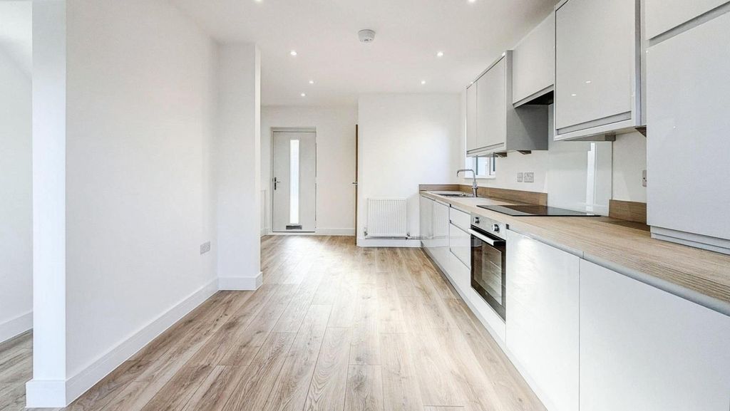 Property photo 3 of 19 306B07d2-Untitled-6050.Jpg