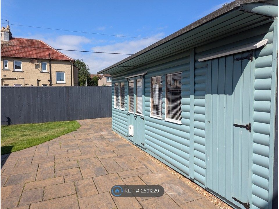 Property photo 3 of 17 Summerhouse