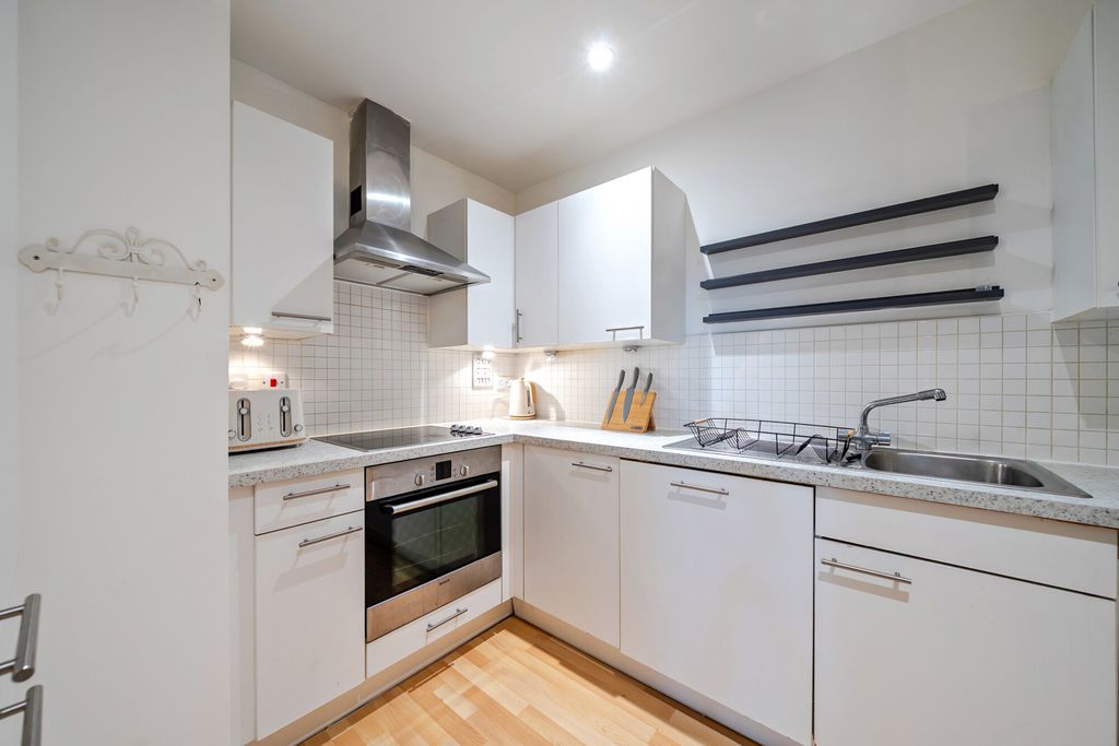 Property photo 3 of 15 1493260-13-6A55Fb...