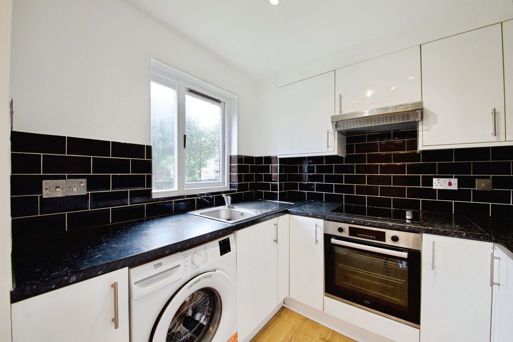 Property photo 3 of 14 Pbox-Img.Jpg