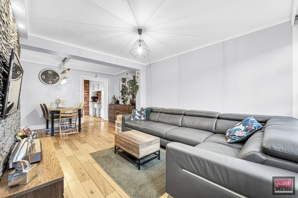 Property photo 2 of 11 Dsc09124