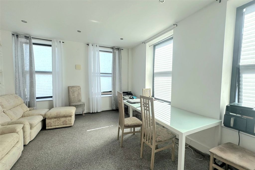 Property photo 2 of 7 Picture No. 04