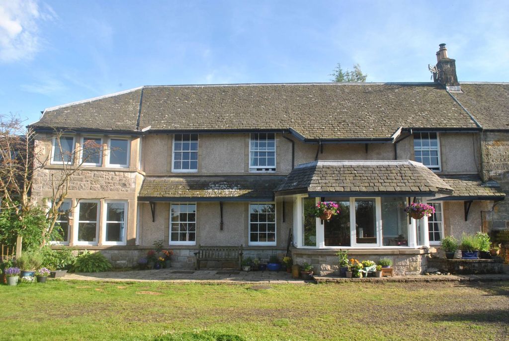 Property photo 1 of 32