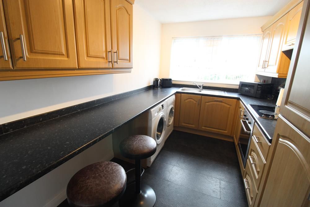Property photo 2 of 9 Kitchen
