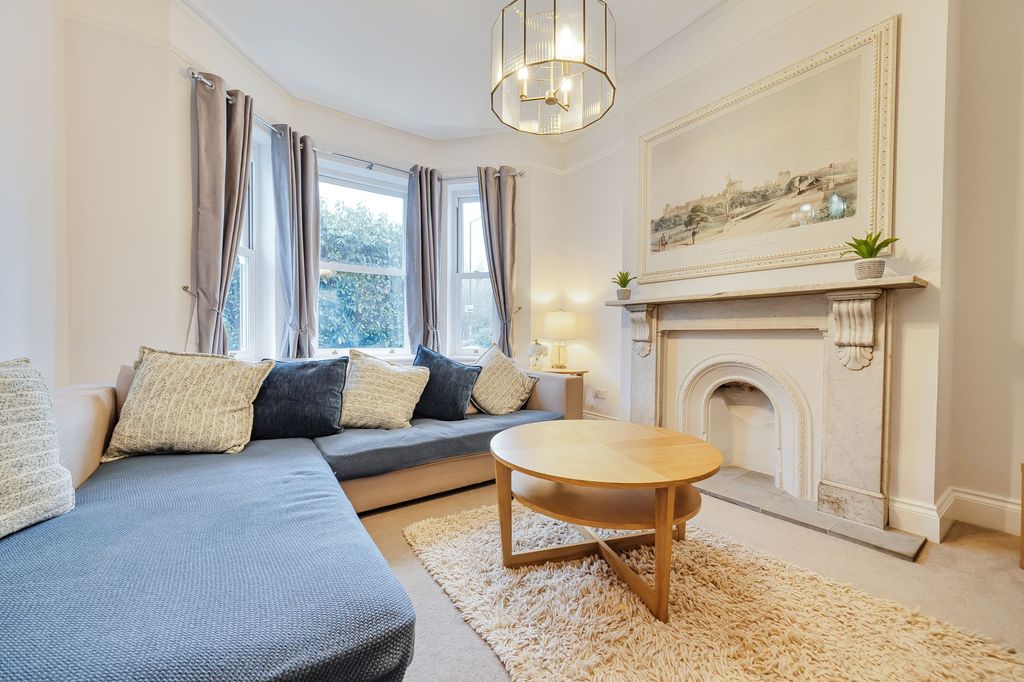 Property photo 2 of 23