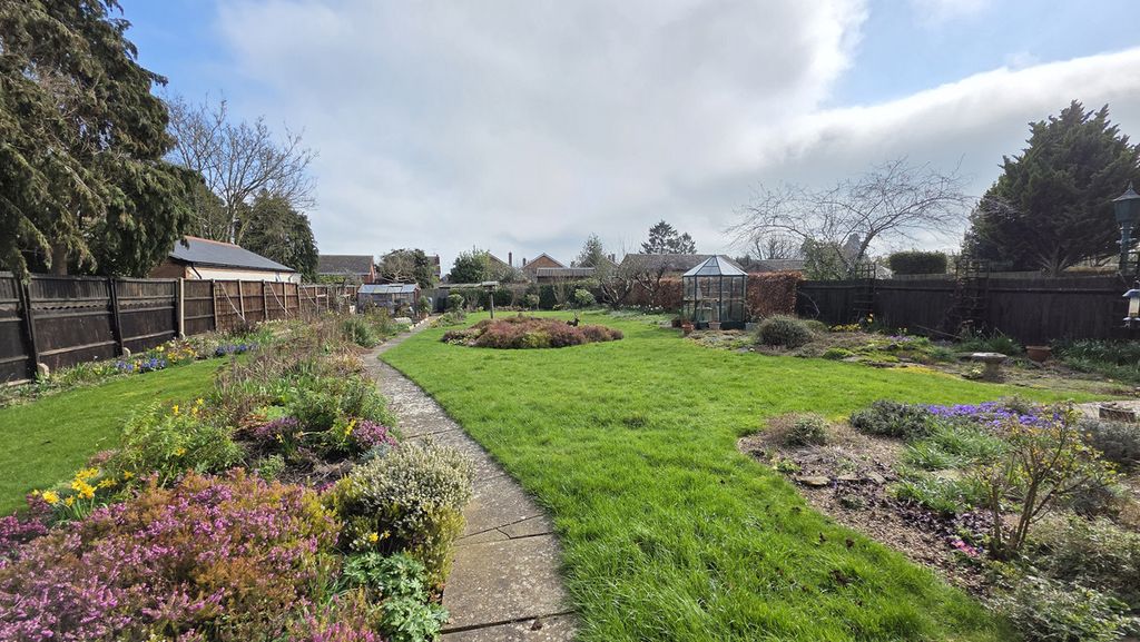 Property photo 1 of 25