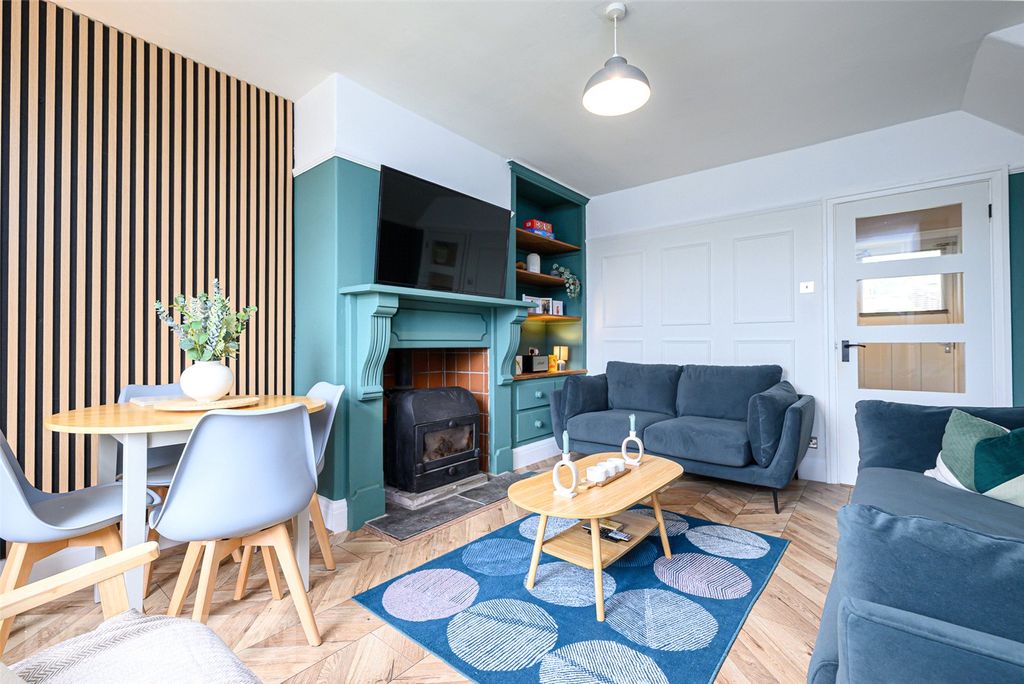 Property photo 2 of 21 Living Room