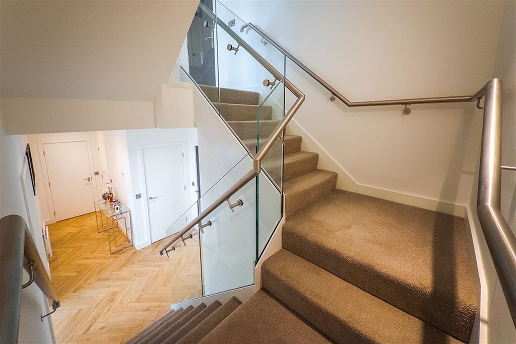 Additional image 13 of 3 bed flat to rentElizabeth Tower M15