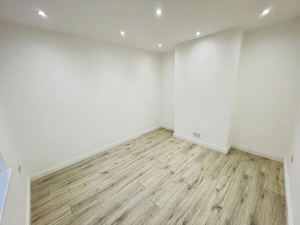 Property photo 2 of 5 Pbox-Img.Jpg