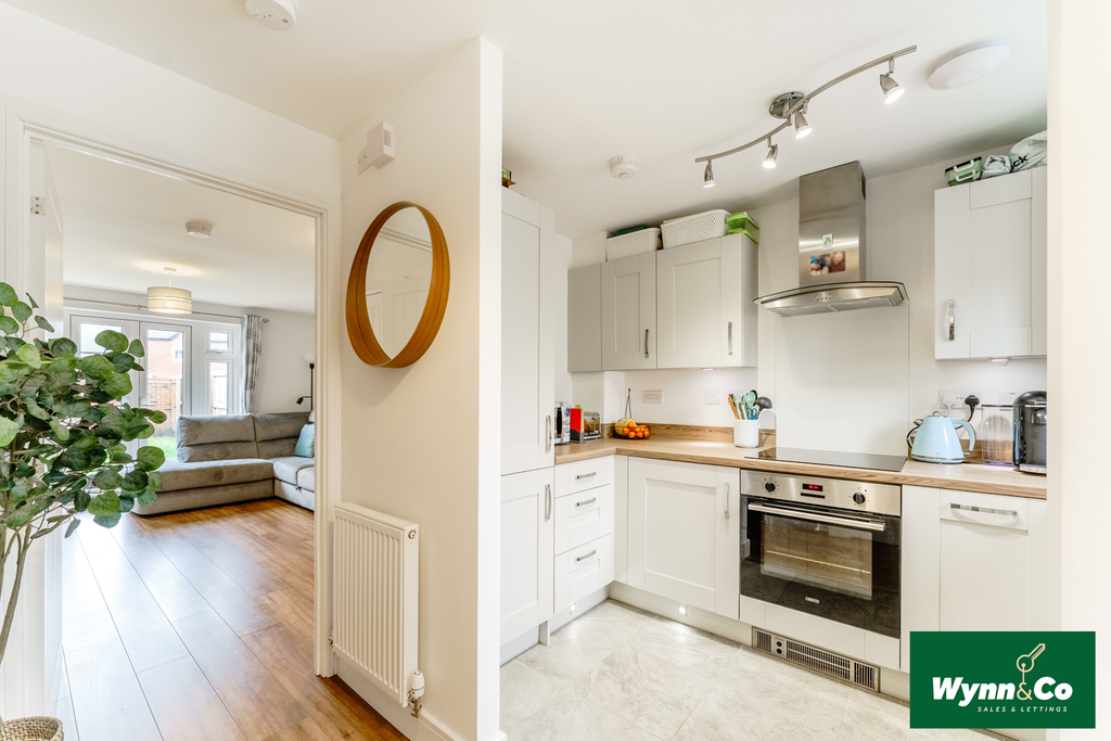 Property photo 2 of 24 Kitchen