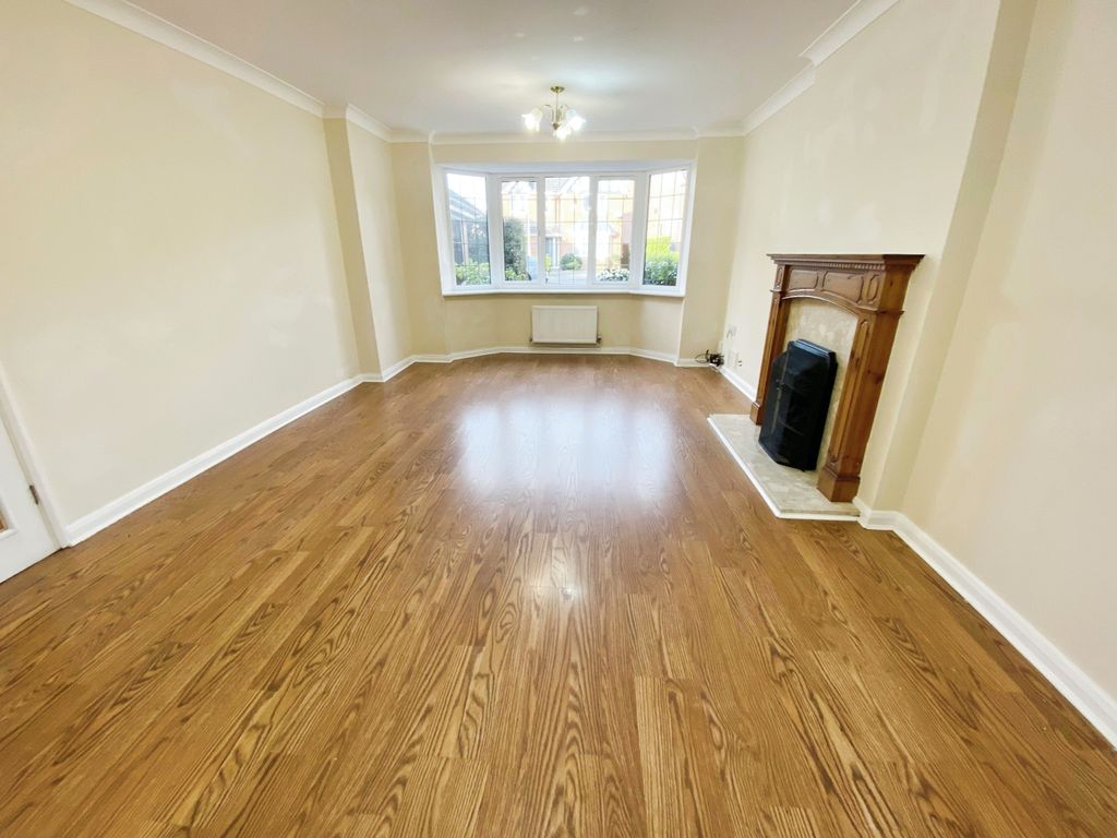 Property photo 2 of 31