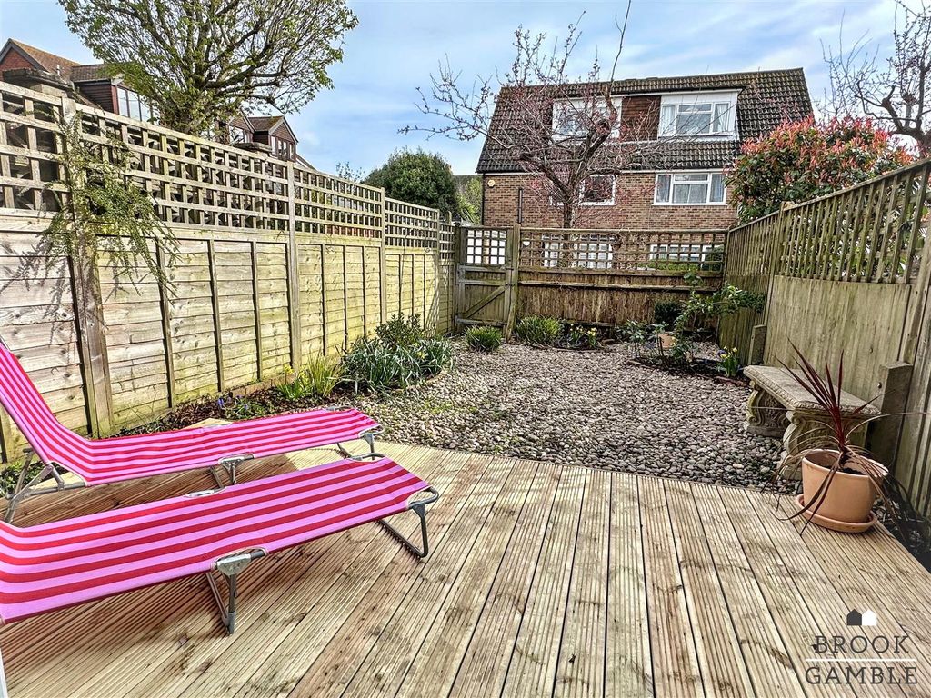 Property photo 3 of 24 01323 438506