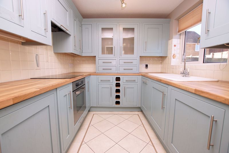 Property photo 2 of 19 Kitchen