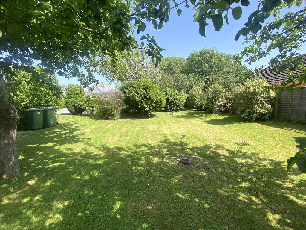 Property photo 2 of 19 Picture No. 17