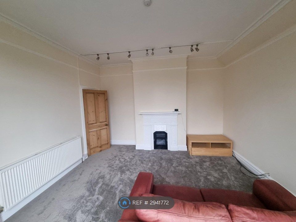 Property photo 3 of 9 Living Room/Bedroom 2