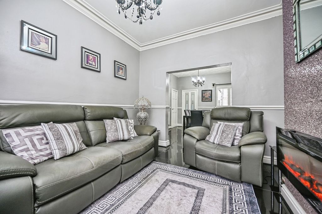 Property photo 3 of 15 Pbox-Img.Jpg