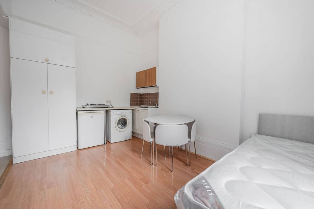 Property photo 2 of 3