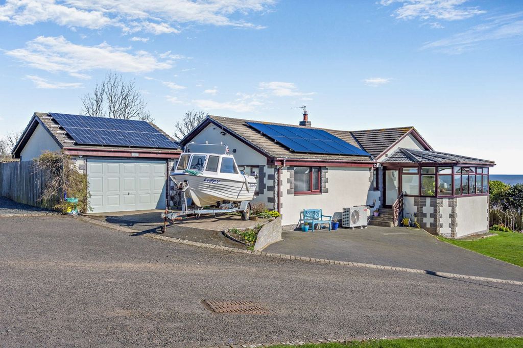 Property photo 1 of 16 The Whin, Craster