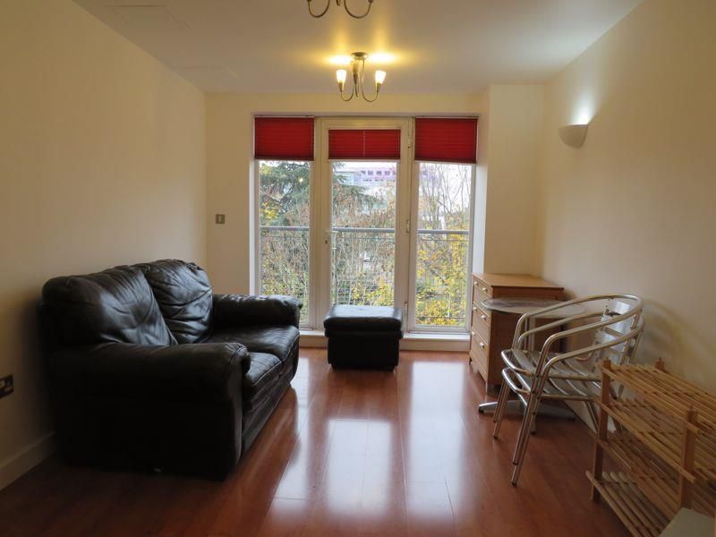 Property photo 2 of 5 204Riverbanklivingroom.Jpg