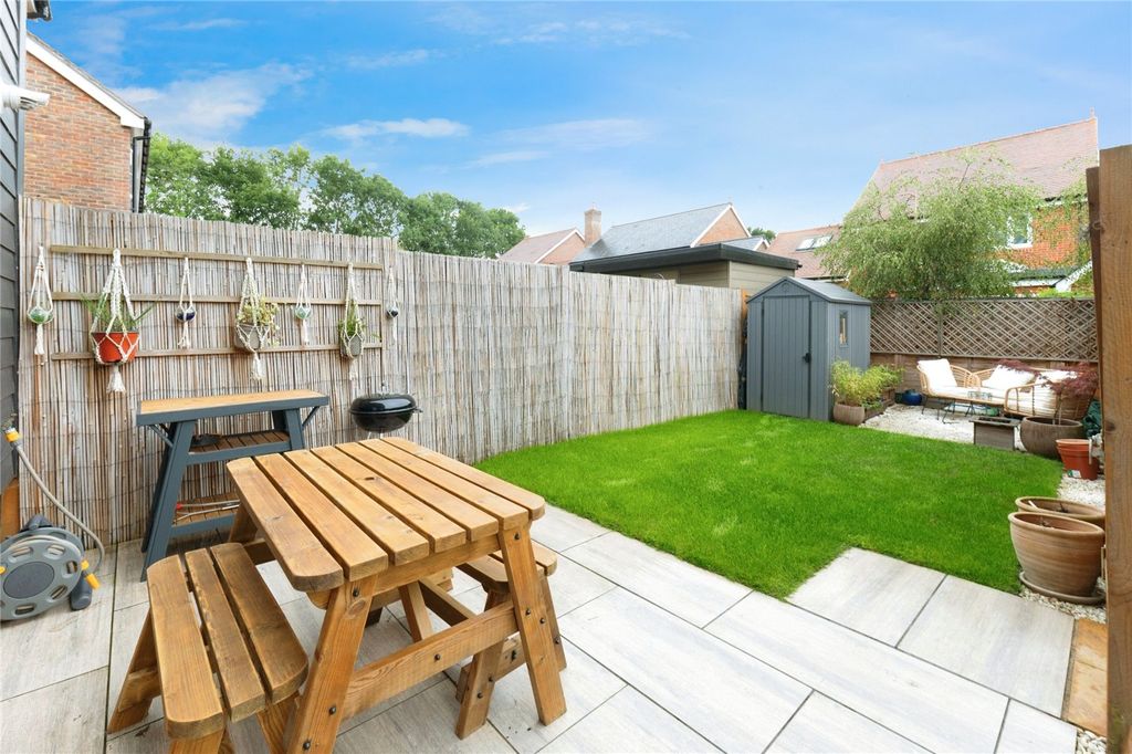 Property photo 2 of 17 Picture No. 11