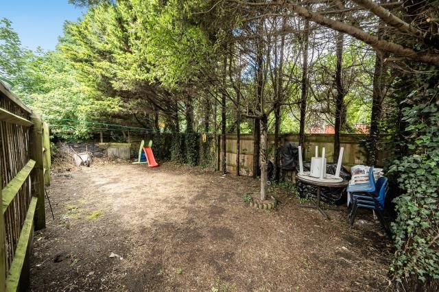 Property photo 3 of 7 Garden