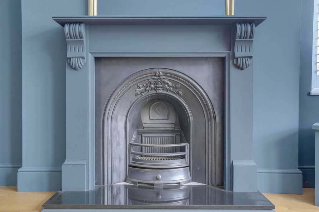 Property photo 3 of 31