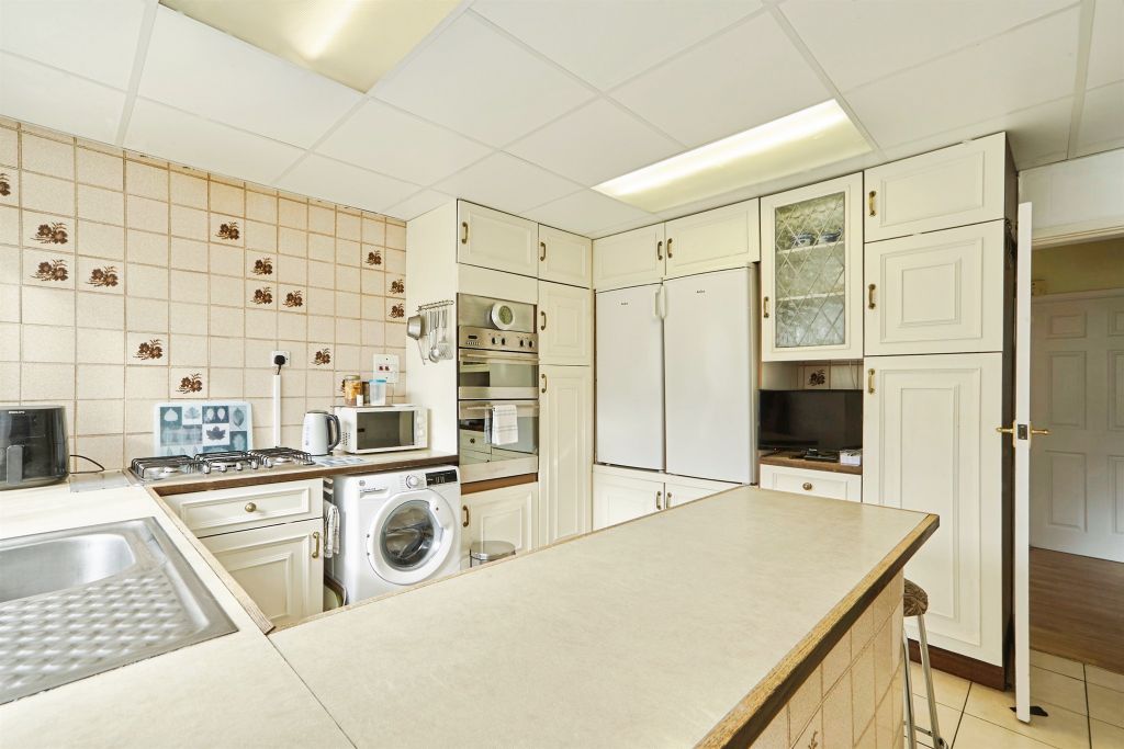 Property photo 3 of 17