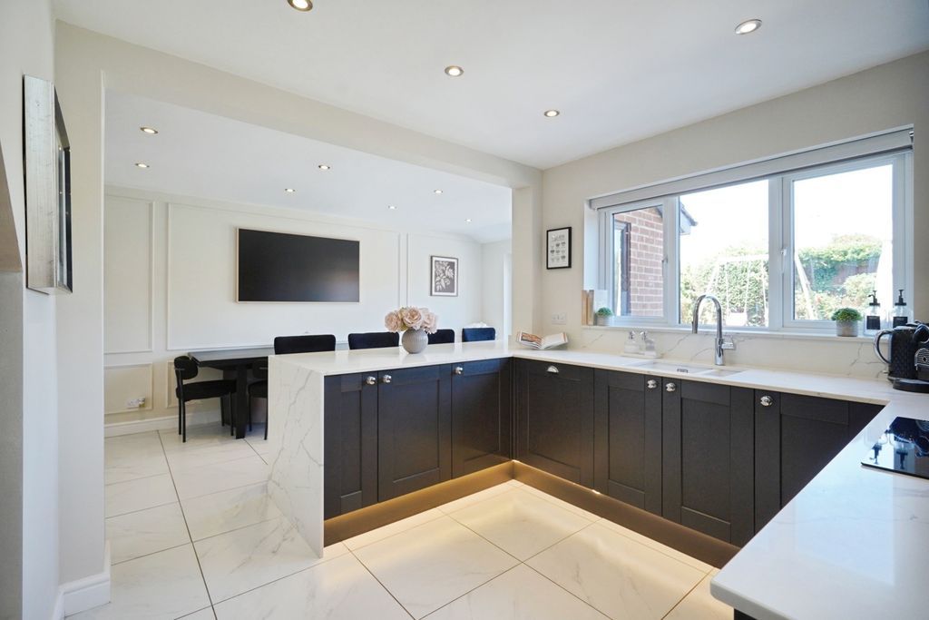 Property photo 2 of 26 Pbox-Img.Jpg