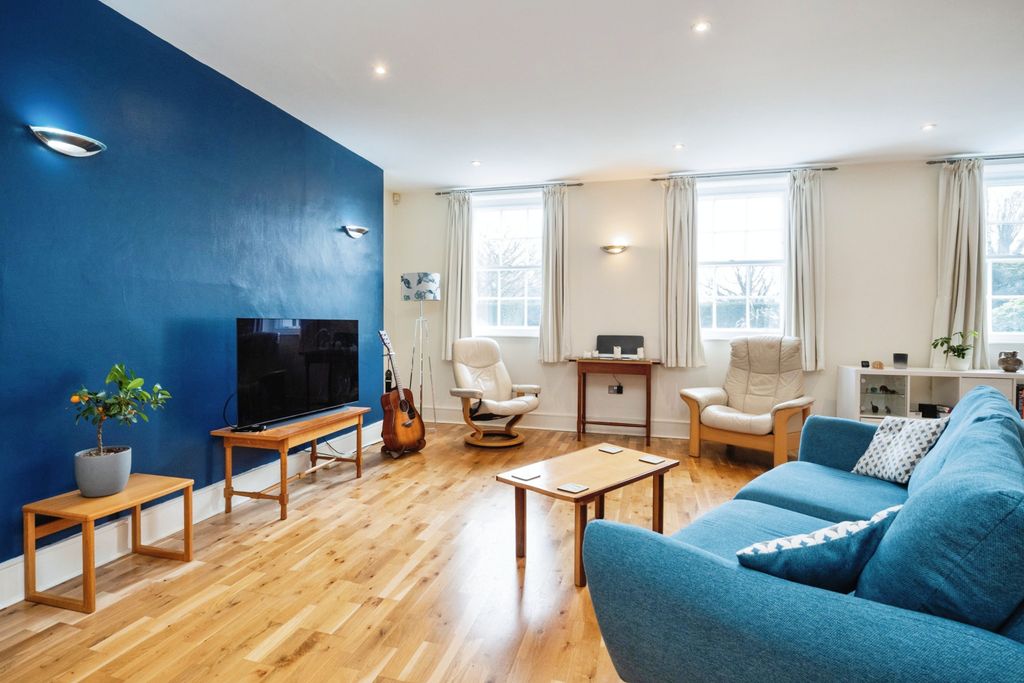 Property photo 3 of 21 Photo #3