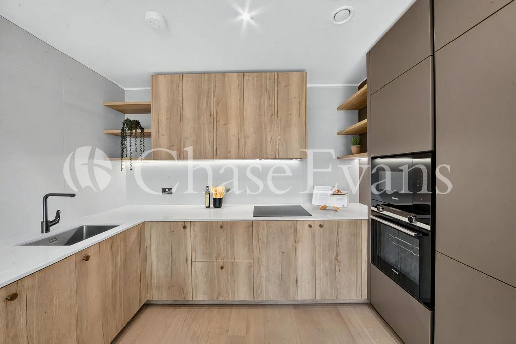 Property photo 2 of 16 Kitchen