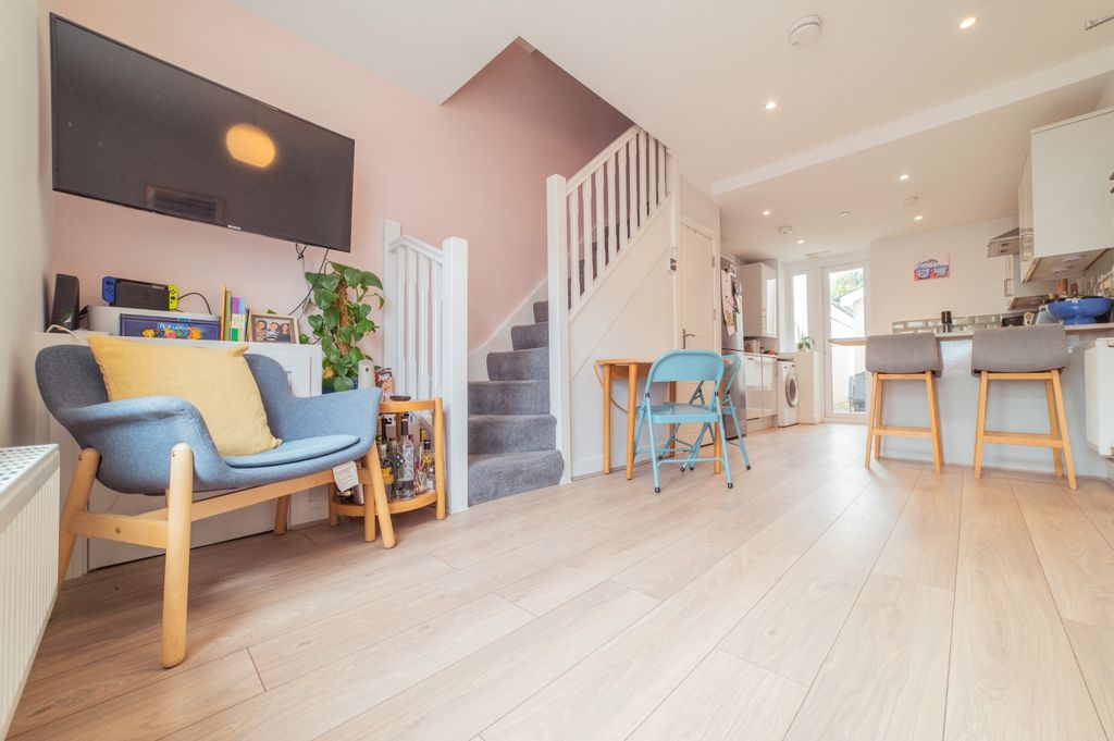 Property photo 1 of 24 Award-Winning Media Team On Every Listing_7