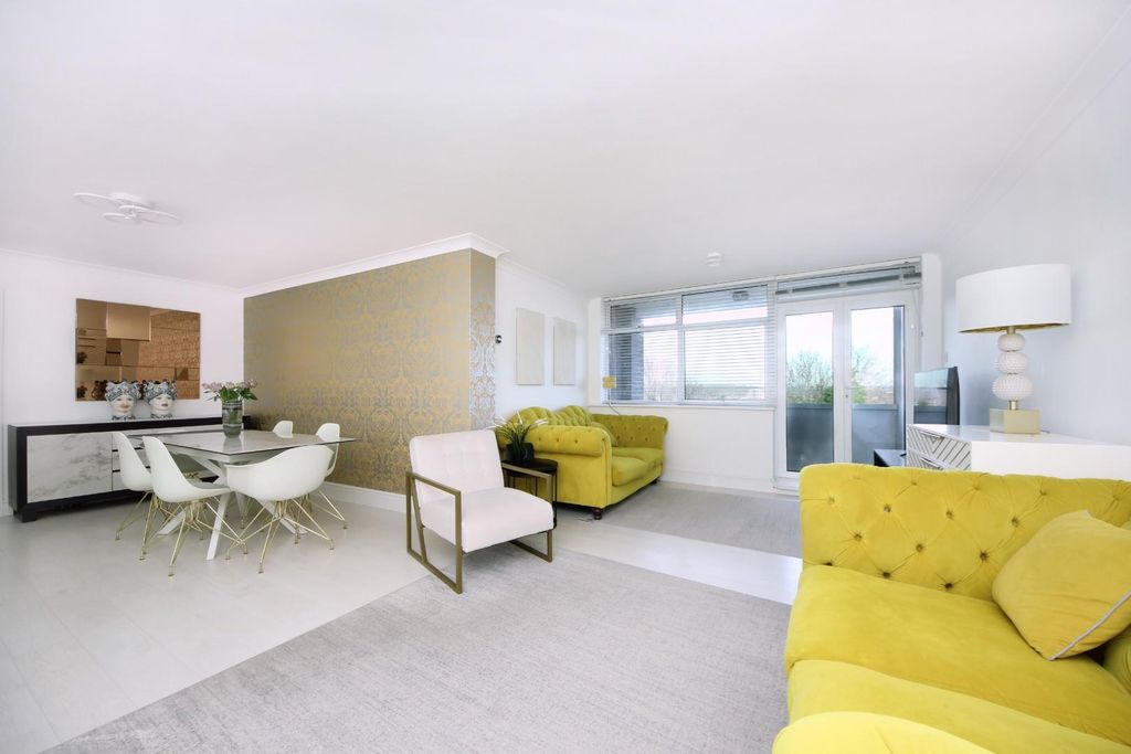 Property photo 2 of 29