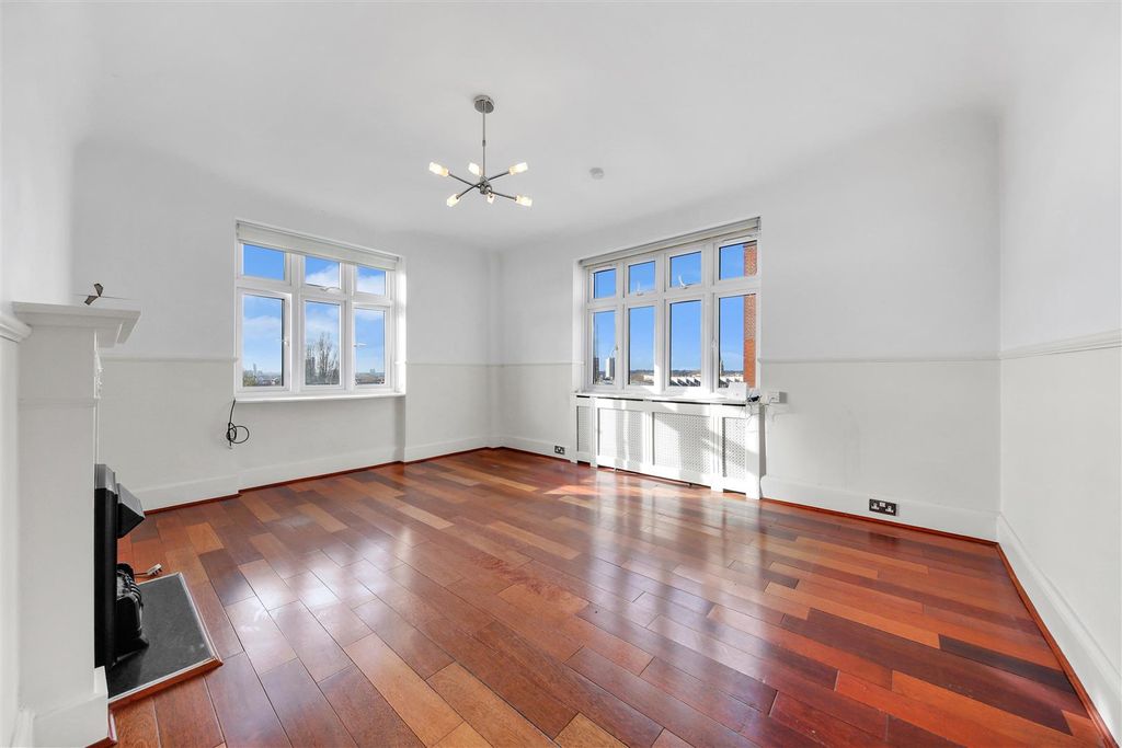 Property photo 3 of 27