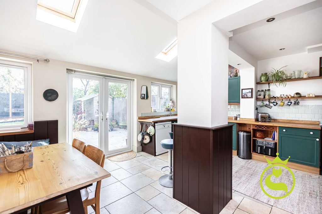 Property photo 2 of 22