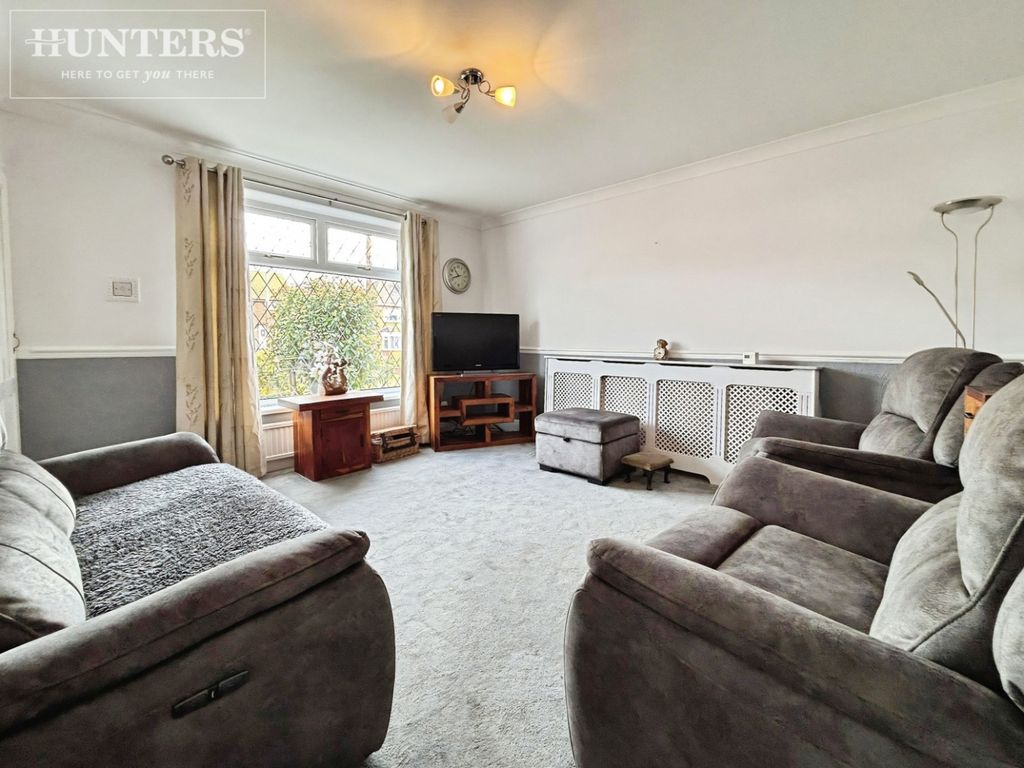 Property photo 3 of 15 Pbox-Img.Jpeg