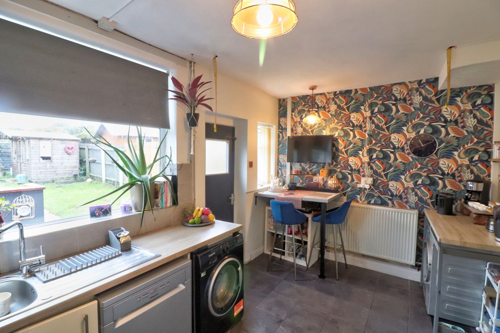 Property photo 3 of 14 Kitchen Diner