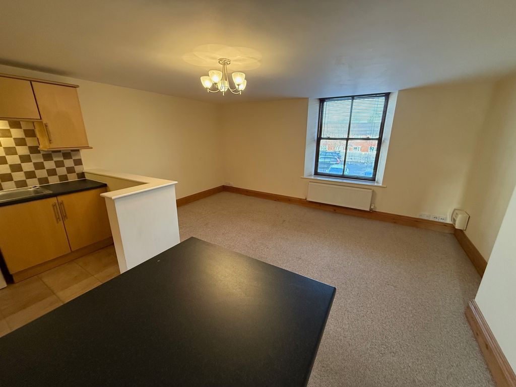 Property photo 2 of 14 Lounge/Kitchen