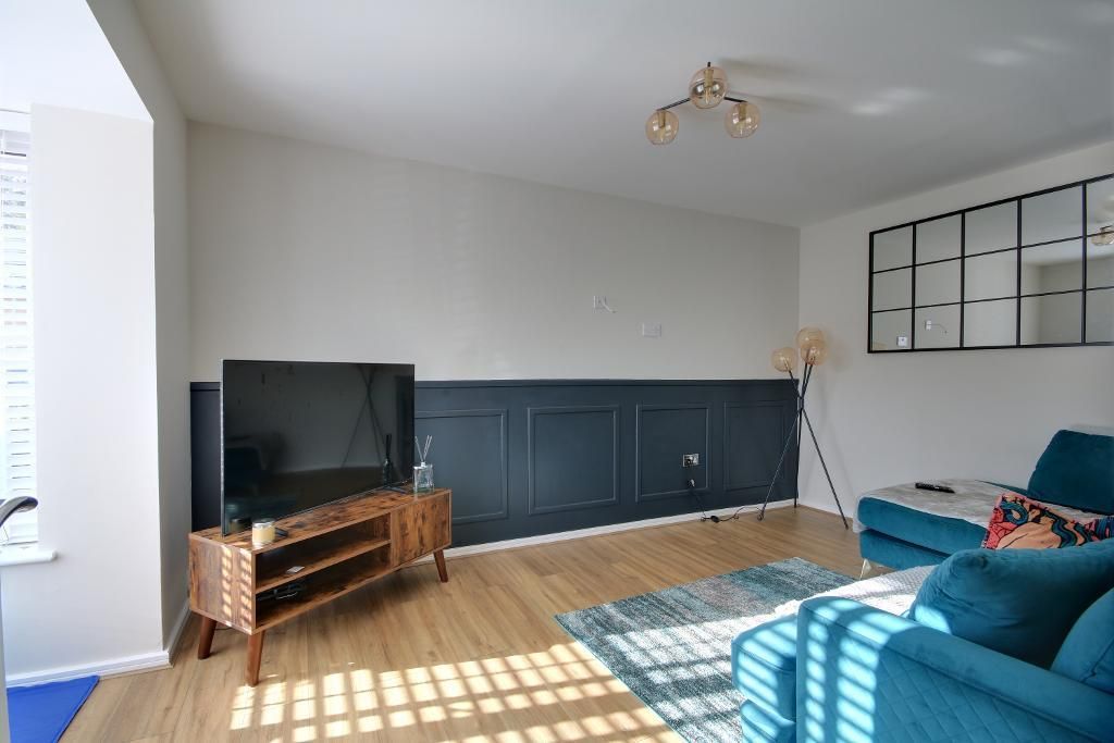 Property photo 2 of 21 Lounge