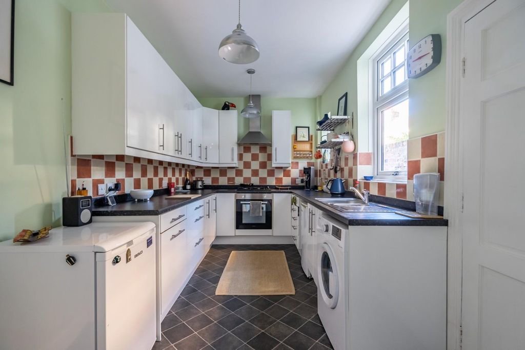 Property photo 3 of 23 Poppleton Road (7 Of 23).Jpg