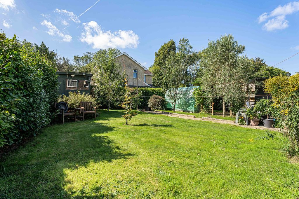 Property photo 2 of 21