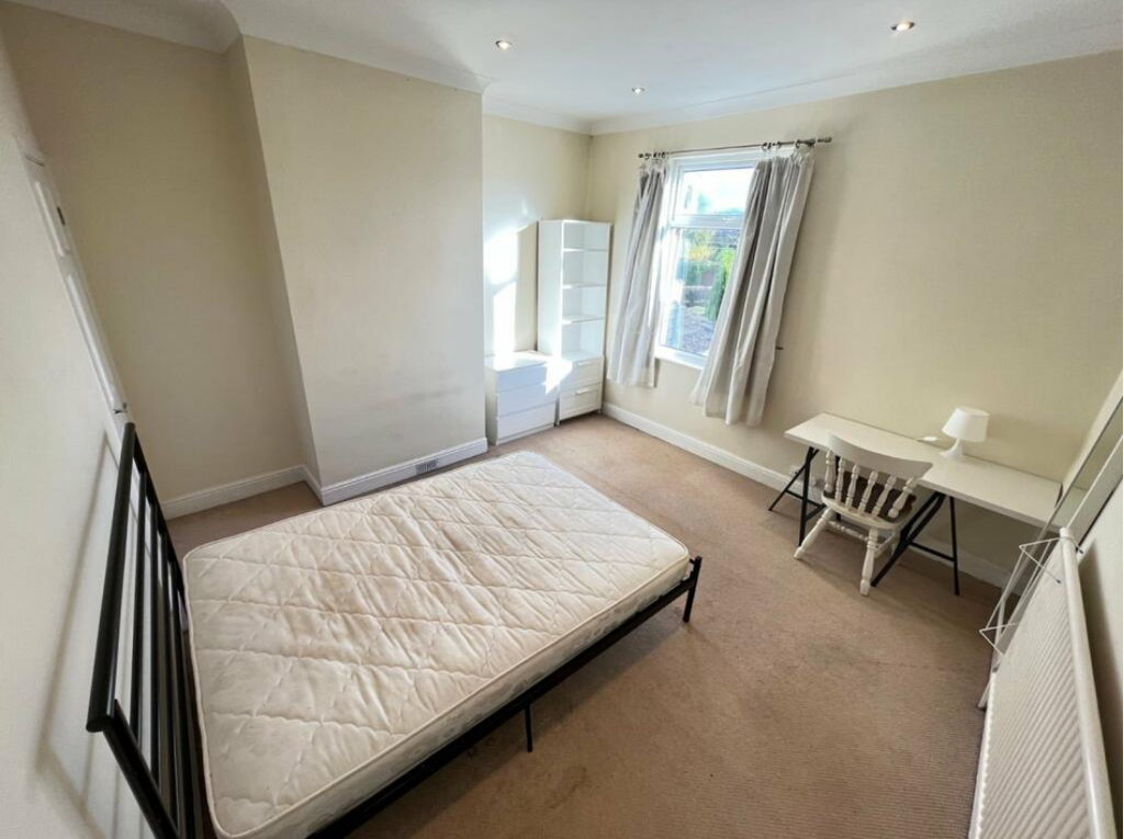 Property photo 1 of 7 Bedroom 3