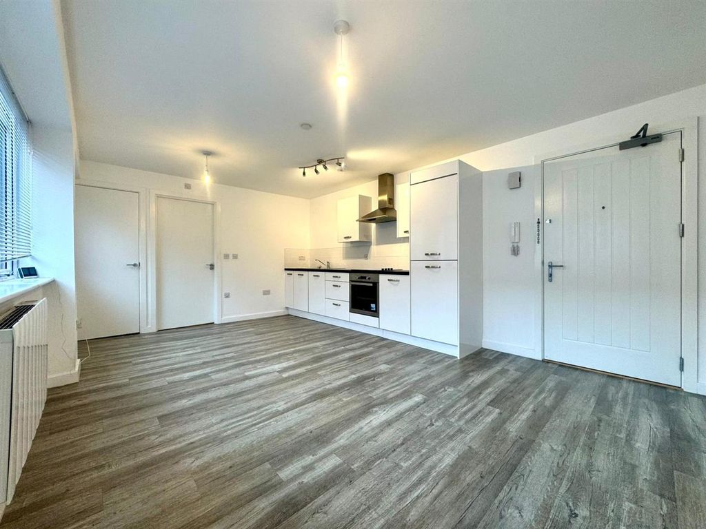 Property photo 1 of 7 Lounge Pic 1 .Jpeg