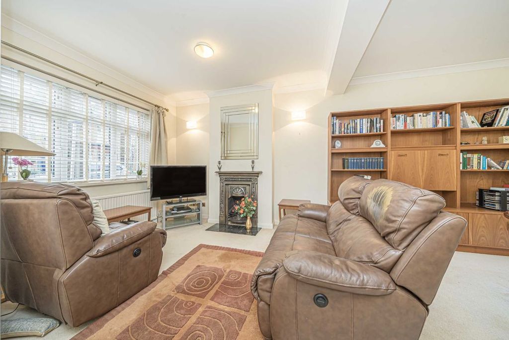 Property photo 2 of 7