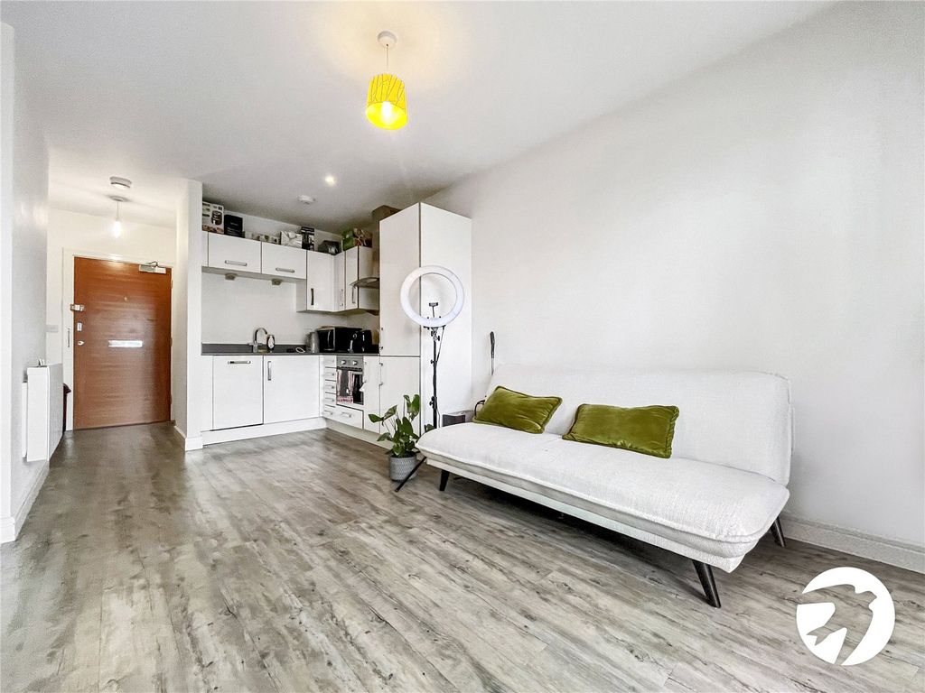 Property photo 3 of 7 Picture No. 11