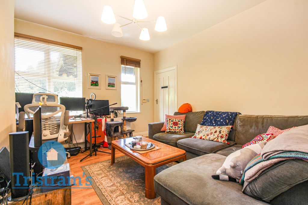 Property photo 3 of 11 Img_3099